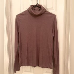 Light purple turtle neck